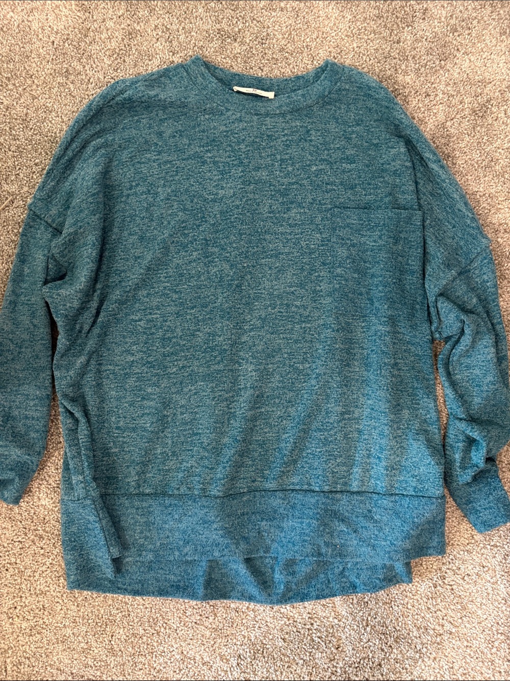 Women’s Teal Long-Sleeve Pullover Top